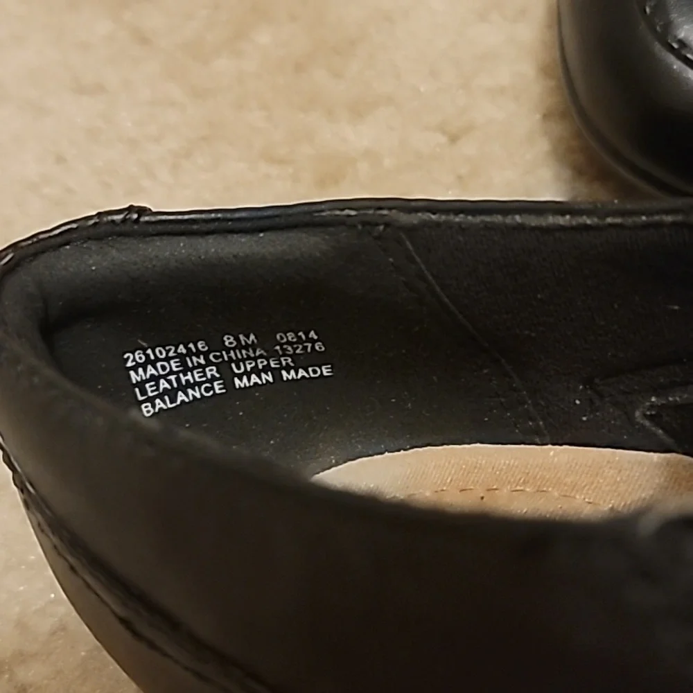 Clarks Black Heel Booties Size 8M - Picture 4 of 8